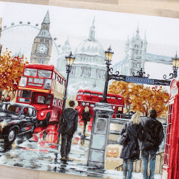 London cross-stitch kit on Zweigart 18 count canvas. City Landscape, Red Bus by Luca-s B2376L