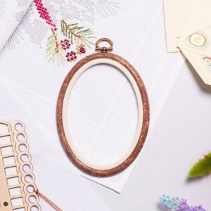 Oval Flexi Hoop Nurge Woodgrain in Different Sizes. Good Stretch Plastic Framing Hoop. Frame 230-7, 230-9 Woodgrain