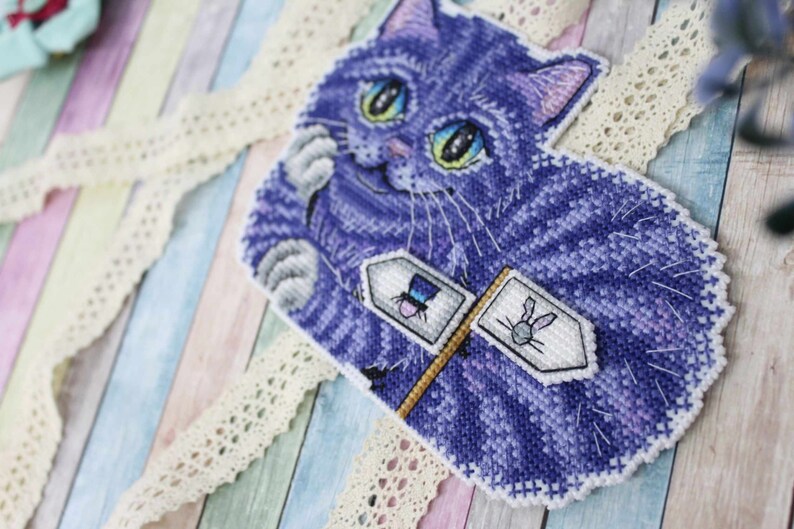 counted cross-stitch double-sided kit on the plastic canvas MP Studia Chechire Cat