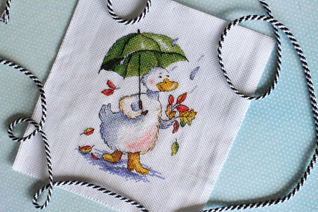 Kit De Punto De Cruz Rainy Promenade - Tela Aida 14 - Diseño 18x14 Cm - Hilos Y Patrón Incluidos