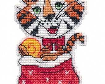 Christmas Tree Ornament Plastic Canvas - Money Tiger Counted Cross-stitch on the Plastic canvas with magnet.  Oven 1435