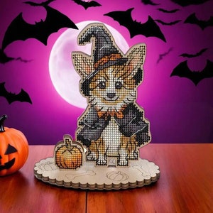 Kit de point de croix pour chien d&#39;Halloween sur un socle en bois. Modèle de point de croix d&#39;Halloween par Wonderland Crafts FLW-050