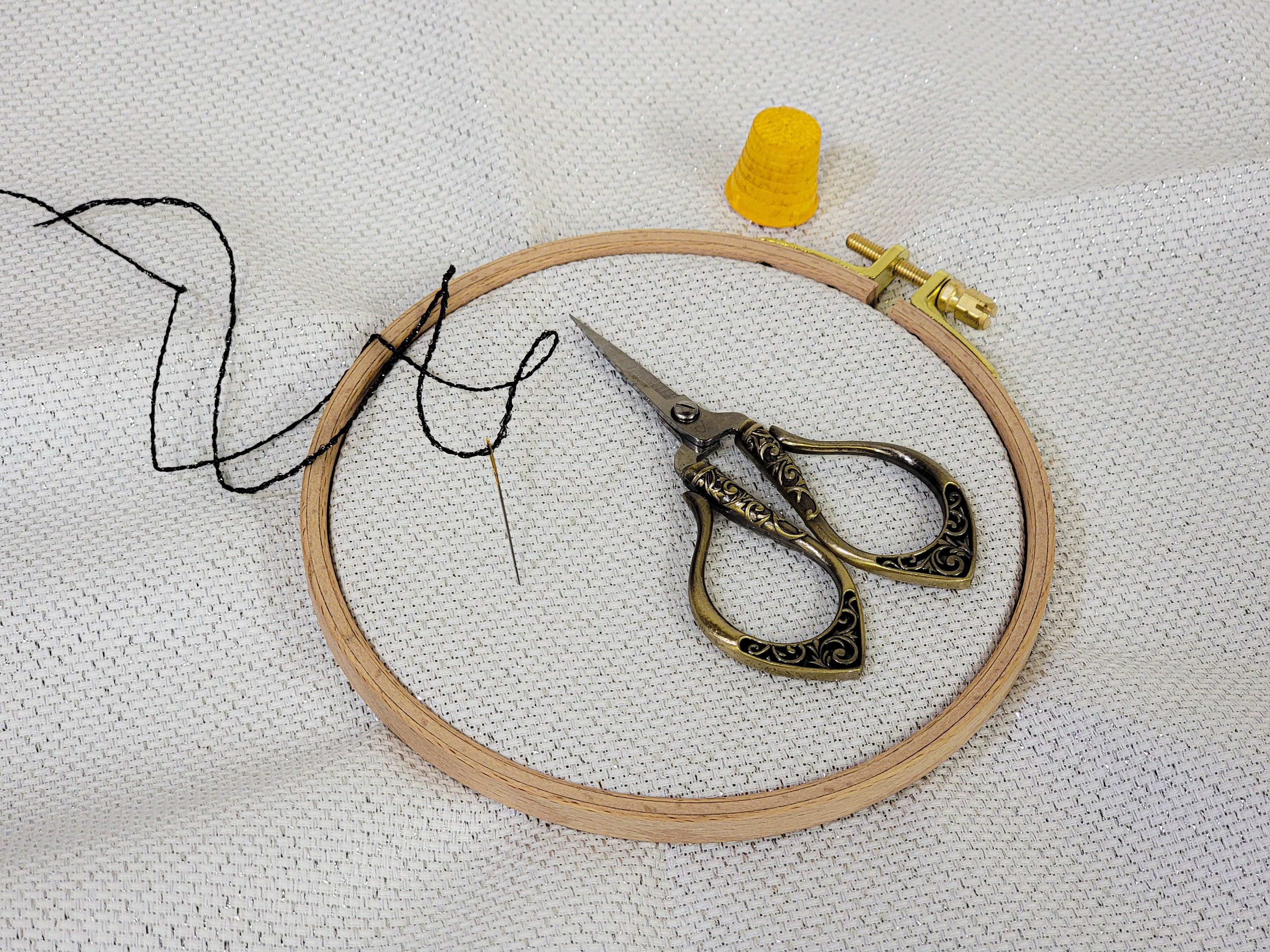 Ciseaux broderie façon ivoire veiné modèle S - Maison