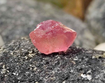 NEW 4.60 Ct Natural Unheated Padparadscha Sapphire Rough Eye Clean Gemstone from Sri Lanka Earth Mined