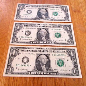 lot of THREE low number star one dollar error bills federal reserve note dollar bill money, currency, B01168253* G02052066* F06583074*