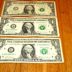 a lot of THREE low number star one dollar error bills federal reserve note dollar bill money, currency, G00938419* B00760900* E00188916*NICE