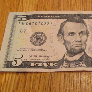 Star error bill five dollar star error bill federal reserve note dollar bill money, currency, 2017A series PC 06727299* good shape