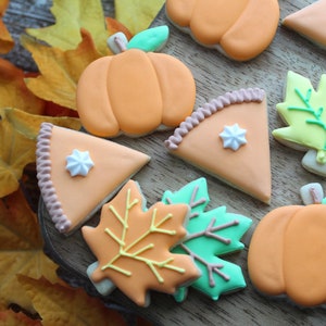 Autumn/Thanksgiving mini sugar cookies