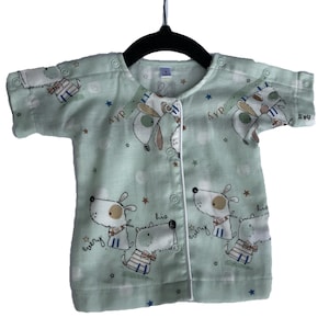 Camiseta de manga corta multicolor Festive Pops, apta para la UCIN
