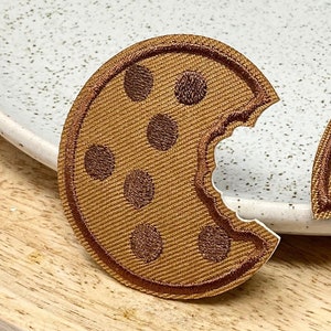 CHOCOLATE COOKIE Embroidered Iron On Sew On Patch Chocolate Cookie Heat Adhesive Applique Badge Cake Cooking Dessert Food Brown Bite Patches