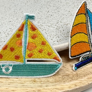 ZEILSCHIP Geborduurd IJZER op Patch Heetlijm Marineboot, Cruiser Water, Kleine Decoratie, Ornament, Oranje, blauw, groen