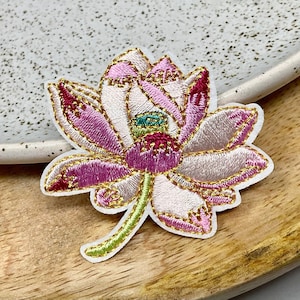 Embroidered IRON ON PATCH Patches Nature Flower Decoration Love Valentine Lotus Red Green Ornament Iron Heat Adhesive Red Black Red Roses