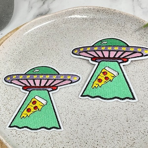 Embroidered IRON ON PATCH Flying Saucer Aliens Planet Heat Adhesive Space Star Adventure Traveling Decoration Adornment Ornament Pizza