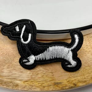 DOG Embroidered IRON on PATCH Heat Adhesive Pet Animal Patches Doggy Small Big Malamute Ice Winter Cool Badge Applique Wolf Black White