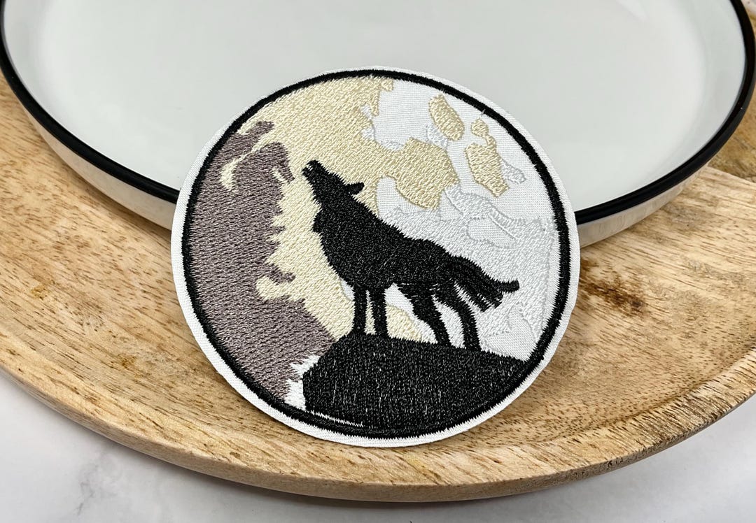 WOLF Embroidered IRON on PATCH Moon Heat Adhesive Wild Animal Patches ...