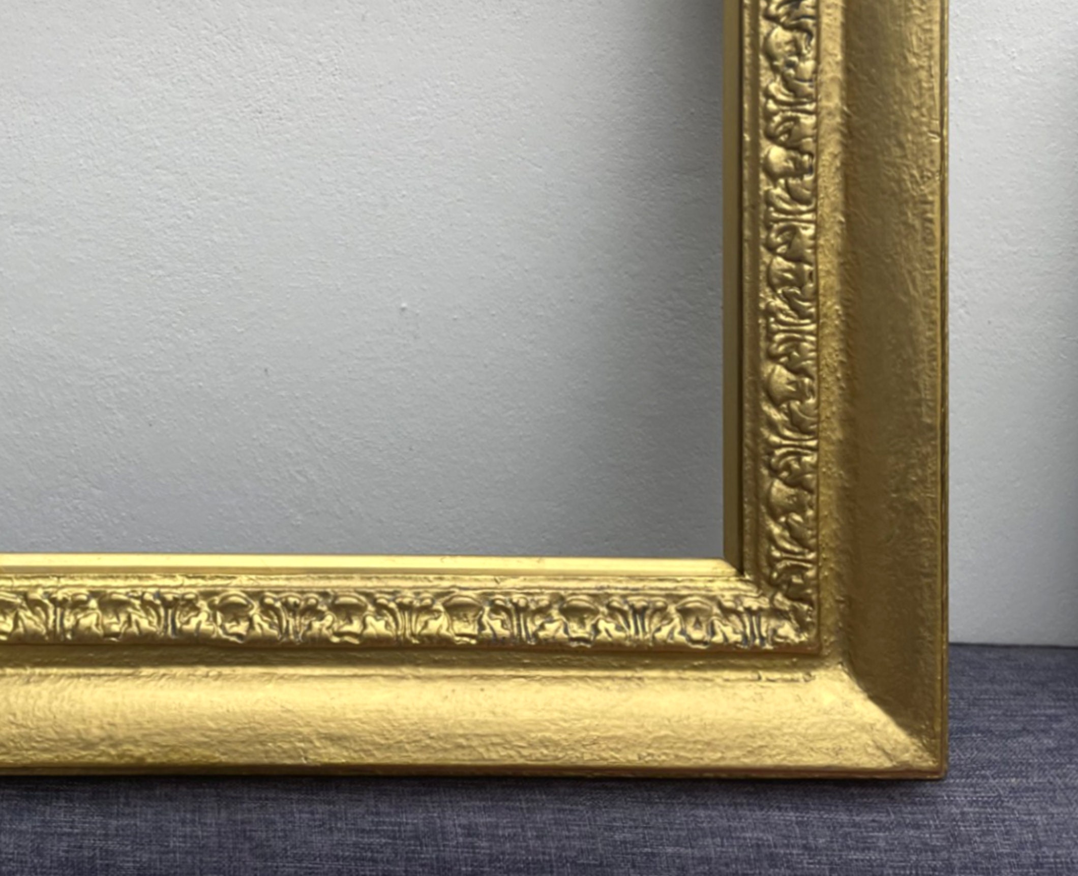 Fine C19th Victorian Antique Gilt Wood & Gesso Picture Frame Fine C19th Victorian Antique Gilt Wood & Gesso Picture Frame