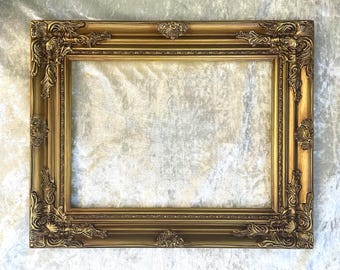 Fine Ornate Rococo Gilt Wood & Gesso Gallery Frame