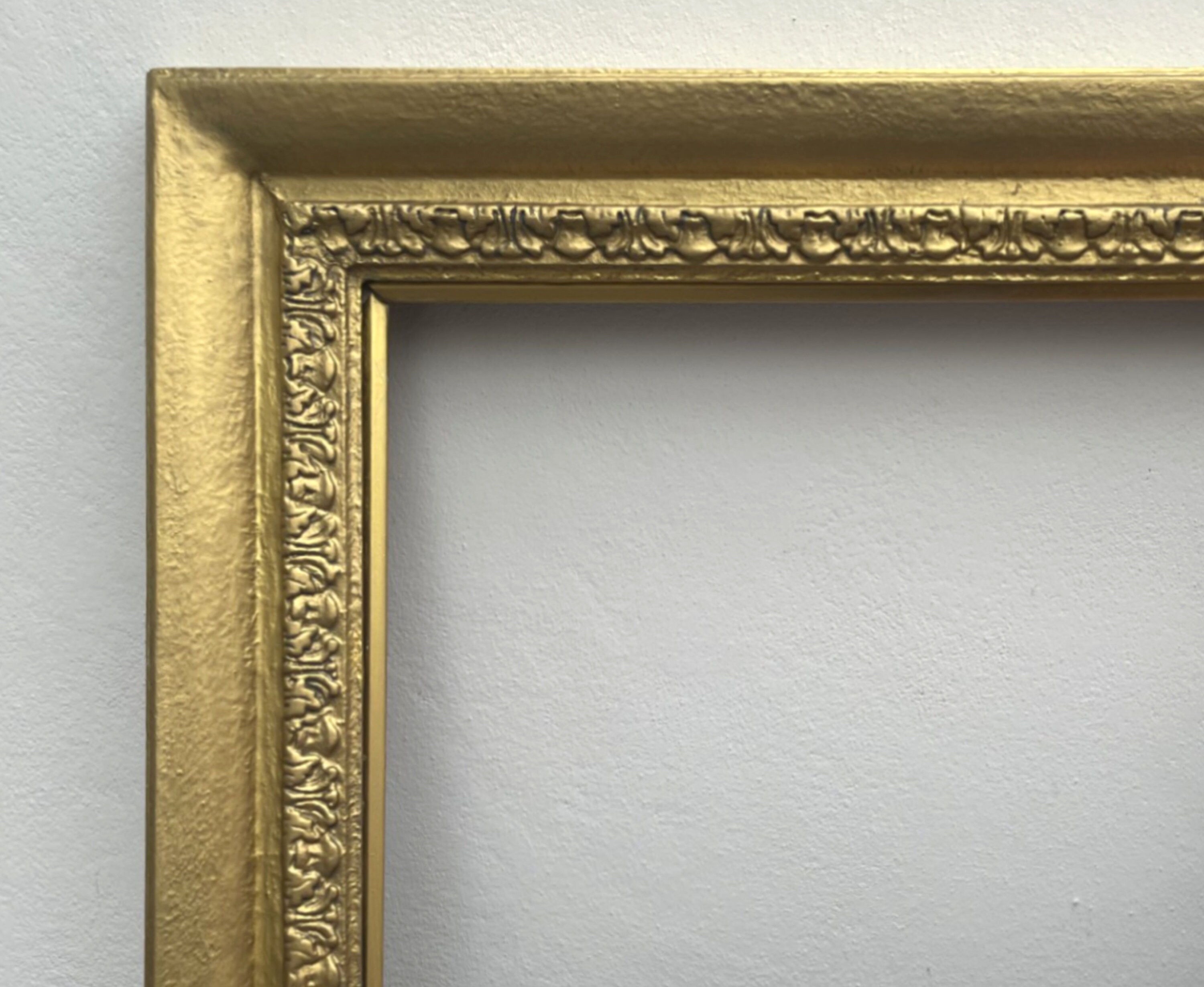 Fine C19th Victorian Antique Gilt Wood & Gesso Picture Frame Fine C19th Victorian Antique Gilt Wood & Gesso Picture Frame