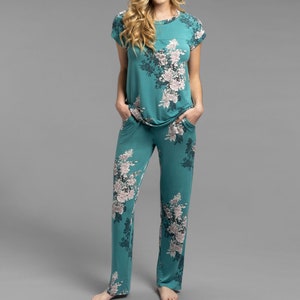 Emma Floral Print Pajama - Ultra Soft Bamboo Cotton Women's Pajama Set - Women's Soft Comfy Sleepwear - Fashion Ninezen Pajamas Bamboo