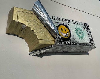 FINE COLDEN BITE - Chocolate dollar sculpture