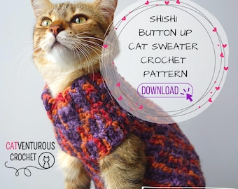 Könnte beinhalten: Eine braune getigerte Katze trägt einen lila und orangefarbenen Strickpullover. Der Pullover hat einen Knopfverschluss. Der Text "Shishi Button Up Cat Sweater Crochet Pattern Download" befindet sich in einem Kreis mit rosa Herzen drumherum. Der Text "#fashionablycatventurous" befindet sich am unteren Rand des Bildes.