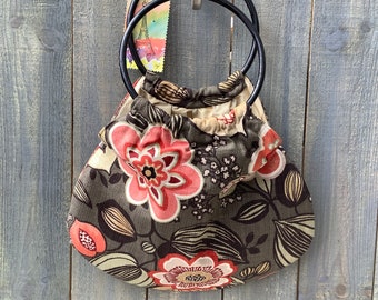 Bolso tote de algodón con estampado floral y asas de ratán, bolso acolchado forrado.