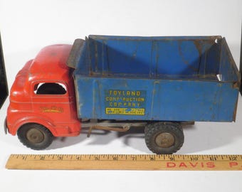 Vintage Structo Mfg Co. Pressed Steel Logging Truck Rig With