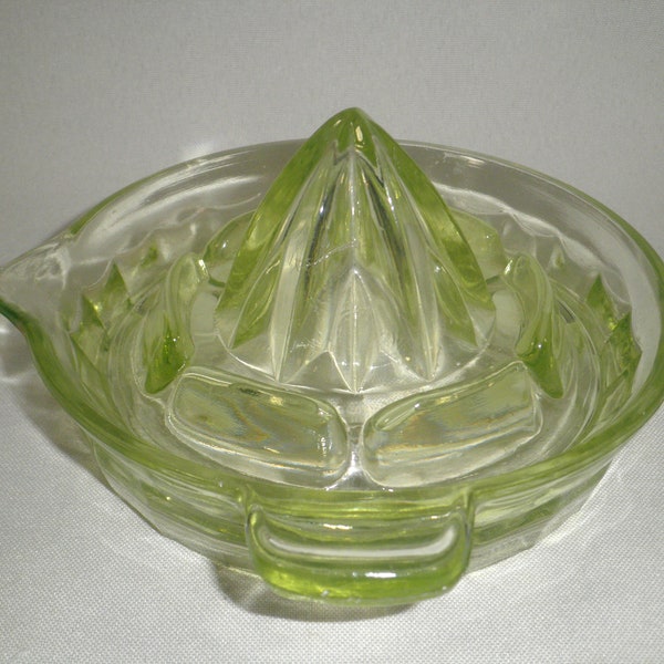 Depression Vaseline Uranium Green Glass Citrus Juicer Reamer,