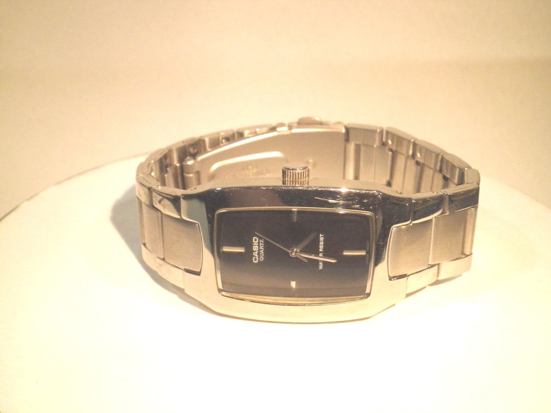 Montre Casio Vintage Japan 1330 - Modélé Rare Pour Homme, à Vérifier