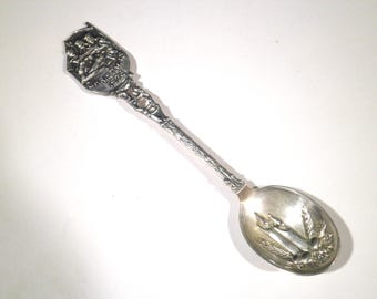 Vintage W.E. Holland Silverplated Christmas 1976 Collector Spoon
