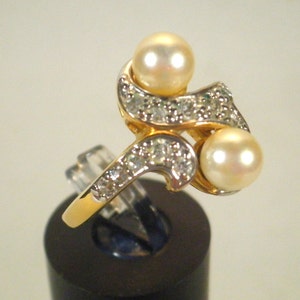 Woman&#39;s Gold-Plated Sterling 925 Silver Ring with Faux Pearls and Clear Rhinestones Size 7