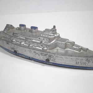Vintage Ralstoy 1930&#39;s Lead Toy USN Navy Battleship Destroyer