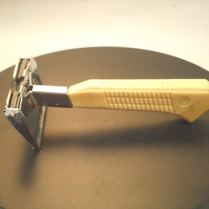 Vintage GEM Feather Weight Single Edge Safety Razor