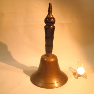 Campana de escuela de latón antiguo - Mango de madera