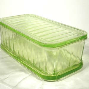 Green Depression 1930s Uranium Vaseline Glass Ribbed Refrigerator Dish