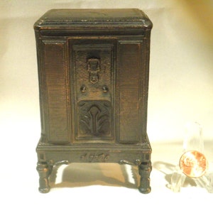 Vintage Majestic Radio Cast Iron Bank