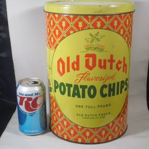 Vintage 1950’s Mid-Century Old Dutch Potato chips 1 lb. Tin Canister