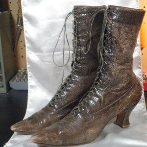 Victorian Era Brown Leather Ladies Shoes