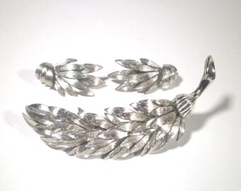 Vintage 1960s Silver-Tone Leaf Brooch and Clip-On Earrings Set - Costume Jewelry