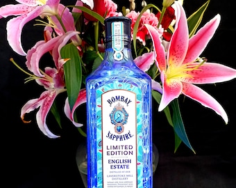 Bombay Sapphire Gin English Estate Limited Edition Bottle Light (70cl with 100 micro LED blue lights and original bottle cap)