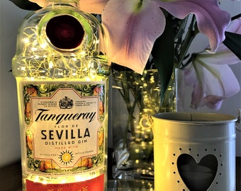 Tanqueray Sevilla Gin Bottle Light (70cl with 100 micro LED warm white lights and original bottle cap)