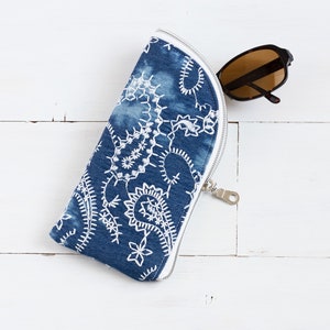 Sunglasses Pouch, Denim Embroidered Eyeglass Case, Fabric Zipper Pouch, Zippered Sunglasses Holder, Padded Glasses Case