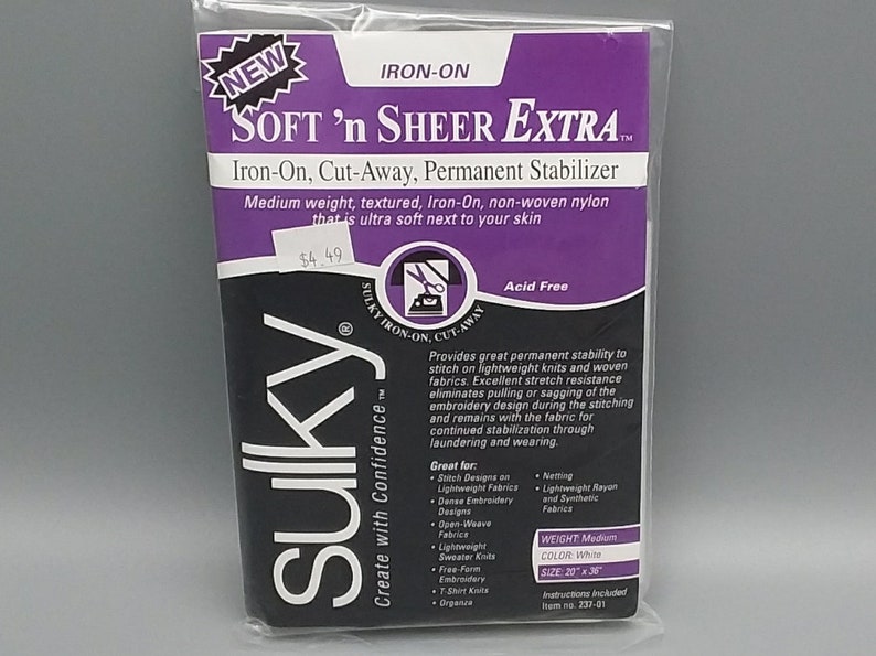 K&ouml;nnte beinhalten: Eine Packung Sulky Soft 'n Sheer Extra B&uuml;gel-, Ausschneide-, Permanent-Stabilisator. Er ist mittelschwer, strukturiert, aus nicht gewebtem Nylon, s&auml;urefrei und wei&szlig;. Die Packung ist 51 cm x 91 cm gro&szlig;. Das Produkt eignet sich hervorragend f&uuml;r Stickmuster auf leichten Stoffen, Tanzstickmuster, Stoffe mit offener Webart, leichte Stricksets, Freihandstickerei, T-Shirt-Strickwaren und Organza.