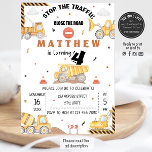 Puede incluir: Una invitación de cumpleaños imprimible con un tema de construcción. La invitación es amarilla y naranja con una señal de stop y una señal de cierre de carretera. El texto dice "Stop the Traffic, Close the Road, Matthew is turning 4".