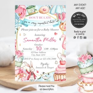 Puede incluir: Una invitación de baby shower caprichosa con un flamenco rosa, tazas de té y un sombrero de Sombrerero Loco. La invitación es para Samantha Miller e incluye la fecha, la hora y la ubicación del evento. También incluye un número de RSVP e información sobre el registro.