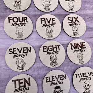 Marqueurs d'étapes mensuelles de super-héros Avengers/cadeau de baby shower pour nouveau-né super-héros comique avenger