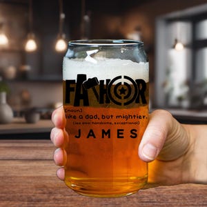パーソナライズされた 20 オンスのビールカップ、カスタム トールボーイ ビール缶 グラス、結婚披露宴、父の日ギフト、ホームバーギフト、父の誕生日ギフト (FBG1009)