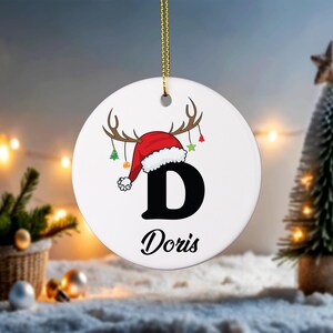 Adorno con nombre y letra personalizado, adorno con monograma, adorno con inicial personalizado, adorno familiar, adorno de recuerdo para árbol de Navidad (CMO1007)