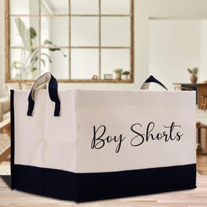 Personalisierter Schrank-Aufbewahrungs-Leinwandkorb Jungen-Shorts Kinderzimmer-Aufbewahrungs-Handtuch-Aufbewahrungstuch-Aufbewahrungsbehälter Mudroom-Aufbewahrung (PSB1014)