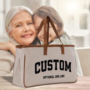 Custom Grammy Gigi Gaga Gram Mimi Nana Canvas Tote Bag Grandma&#39;s Getaway Bag Mothers Day Gift Bag Grandma Beach Bag Gift (MGTB1011)